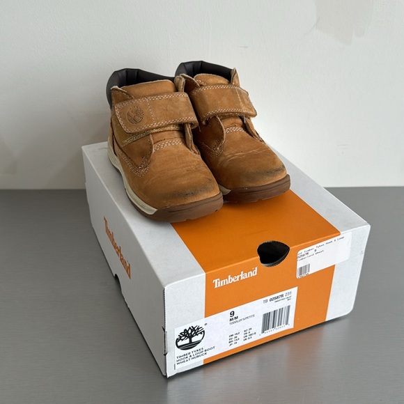 Adorable Timberland Boots - Picture 2 of 7